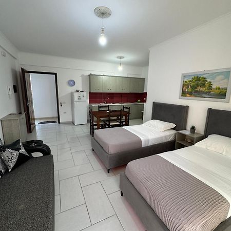 Sea Apartments Himare Buitenkant foto