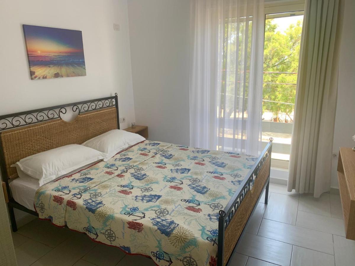 Sea Apartments Himare Buitenkant foto