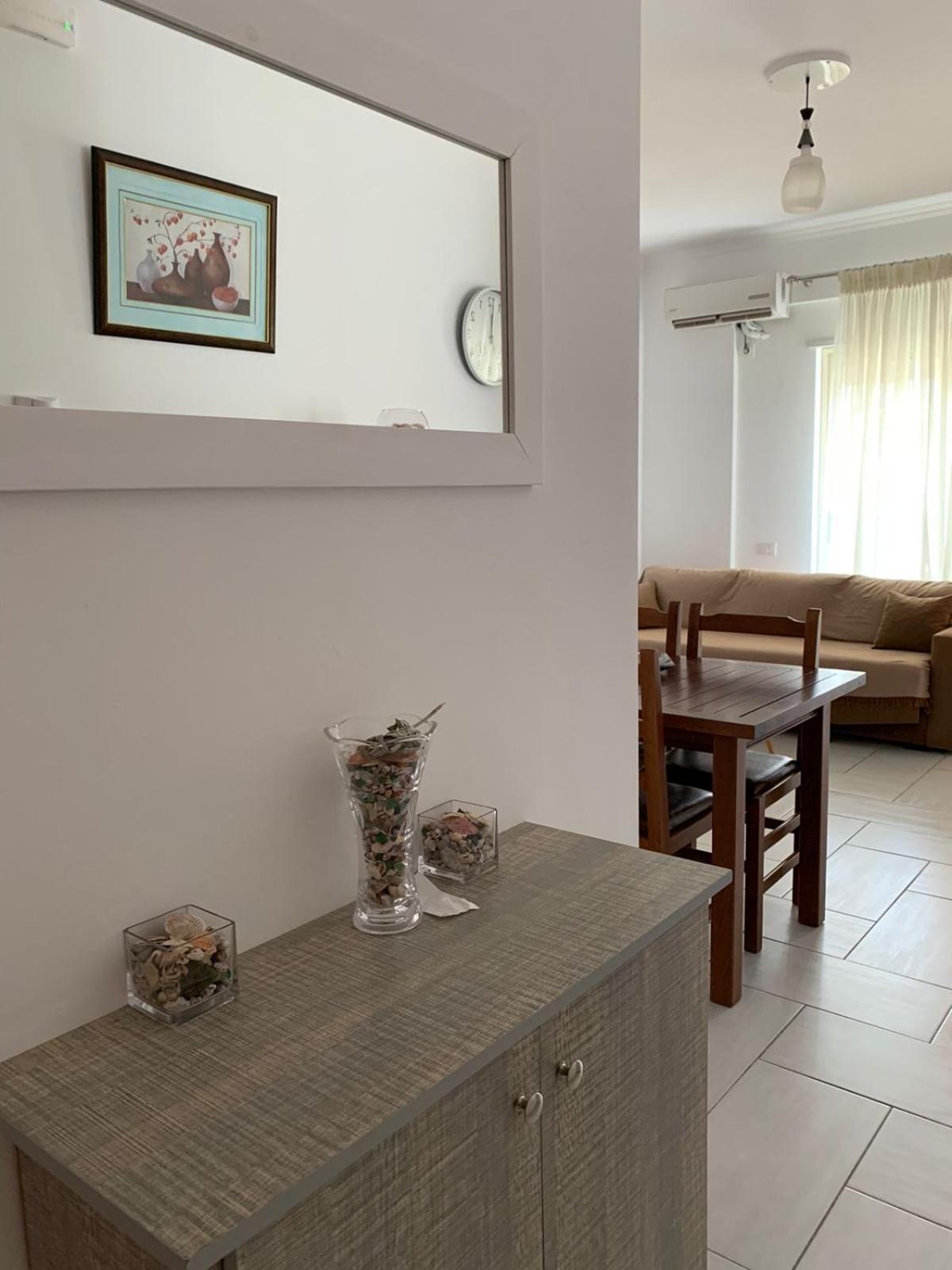 Sea Apartments Himare Buitenkant foto