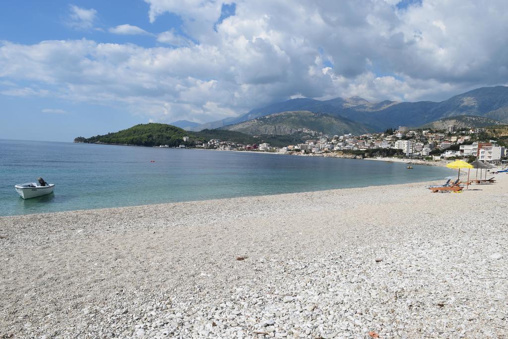 Sea Apartments Himare Buitenkant foto